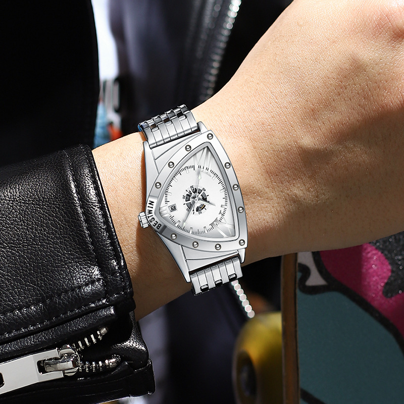 Solucan Deliği Konseptli Gümüş - Watch Triangle Luxury incelemesi ve fiyatı