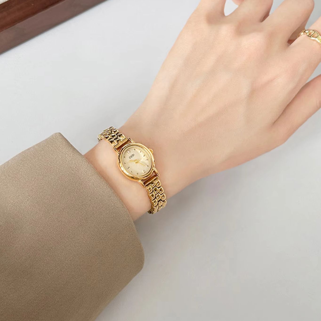 Kadın Orijinal Lüks Marka Saat - Luxury Watch On Sale incelemesi ve fiyatı