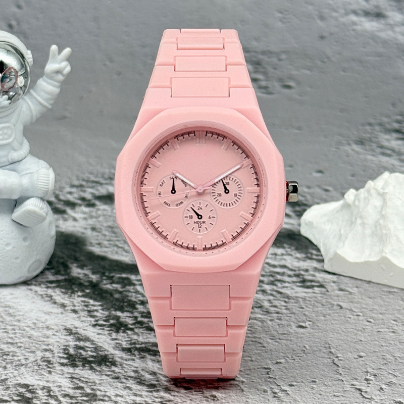 Ünlü Marka Sahte Üç Gözlü Kadr - Luxury Watch Magazine incelemesi ve fiyatı