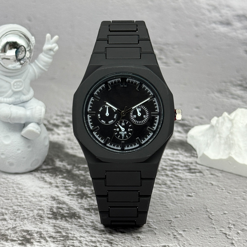 Ünlü Marka Sahte Üç Gözlü Kadr - Luxury Watch Magazine incelemesi ve fiyatı